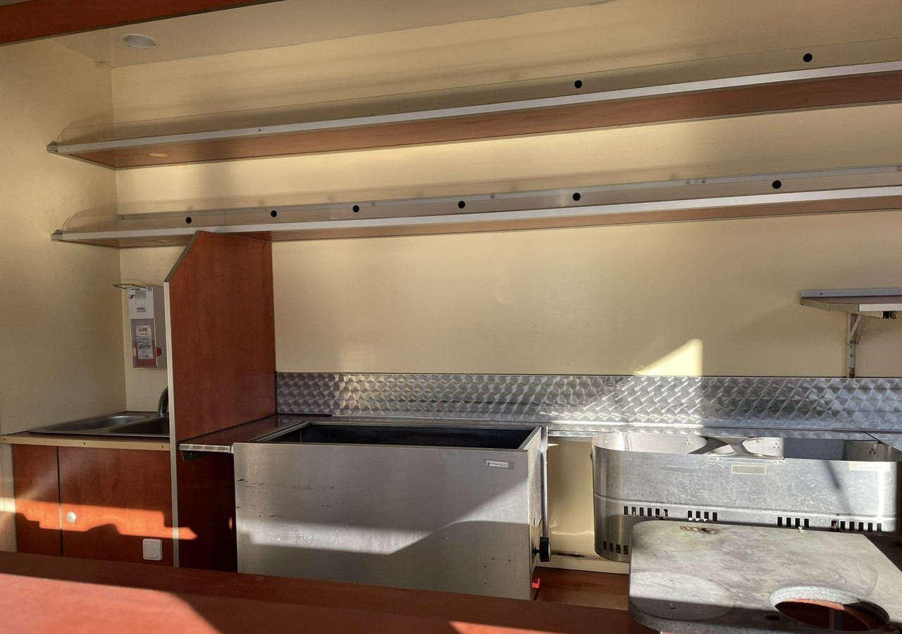 Fiat Ducato Autosklep wędlin Gastronomiczna food truck foodtruck sklep 118tkm 20 - Pojízdná prodejna: obrázek 5 Fiat Ducato Autosklep wędlin Gastronomiczna food truck foodtruck sklep 118tkm 20 - Pojízdná prodejna: obrázek 5