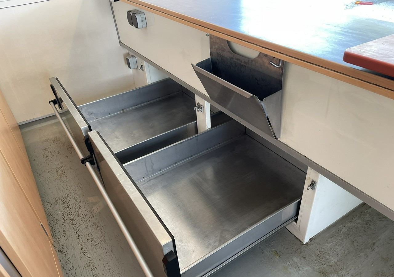 Fiat Ducato Autosklep wędlin Gastronomiczny Food Truck Foodtruck Sklep Borco - Pojízdná prodejna: obrázek 4 Fiat Ducato Autosklep wędlin Gastronomiczny Food Truck Foodtruck Sklep Borco - Pojízdná prodejna: obrázek 4