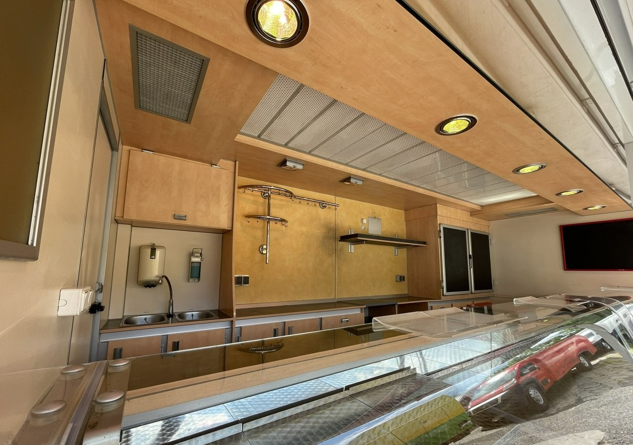 Fiat Ducato Autosklep wędlin Gastronomiczny Food Truck Foodtruck Sklep Borco - Pojízdná prodejna: obrázek 2 Fiat Ducato Autosklep wędlin Gastronomiczny Food Truck Foodtruck Sklep Borco - Pojízdná prodejna: obrázek 2