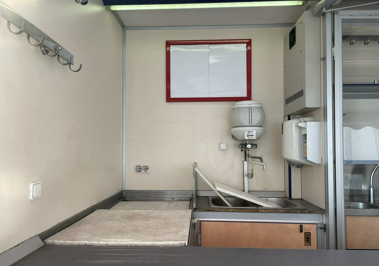 Fiat Ducato Autosklep wędlin Gastronomiczny food truck foodtruck sklep 2006 - Pojízdná prodejna: obrázek 3 Fiat Ducato Autosklep wędlin Gastronomiczny food truck foodtruck sklep 2006 - Pojízdná prodejna: obrázek 3