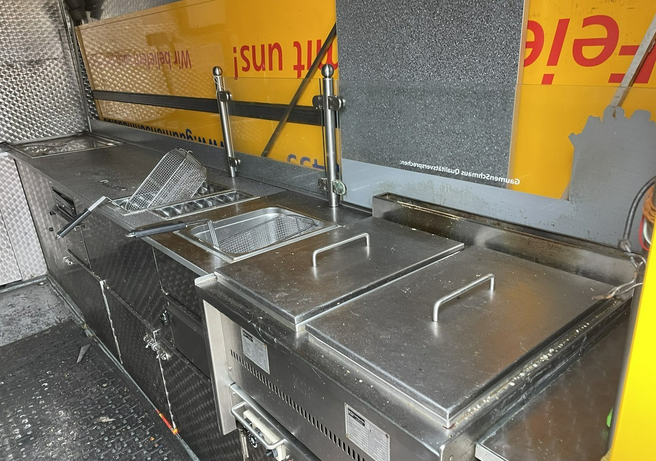 Fiat Ducato Ducato Autogrill Autosklep Foodtruck food truck Gastronomiczny 2018 - Pojízdná prodejna: obrázek 3 Fiat Ducato Ducato Autogrill Autosklep Foodtruck food truck Gastronomiczny 2018 - Pojízdná prodejna: obrázek 3