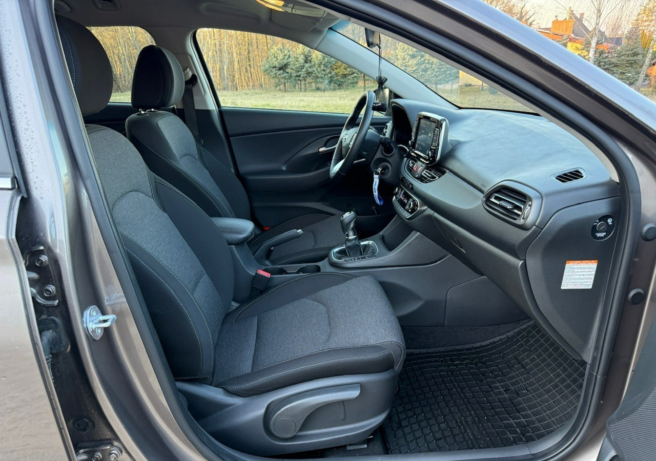 Hyundai i30 II Hyundai i30 1.5T-GDI160KM SMART PLUS +LED Salon PL-Gwarancja 2028 - Osobní auto: obrázek 4 Hyundai i30 II Hyundai i30 1.5T-GDI160KM SMART PLUS +LED Salon PL-Gwarancja 2028 - Osobní auto: obrázek 4