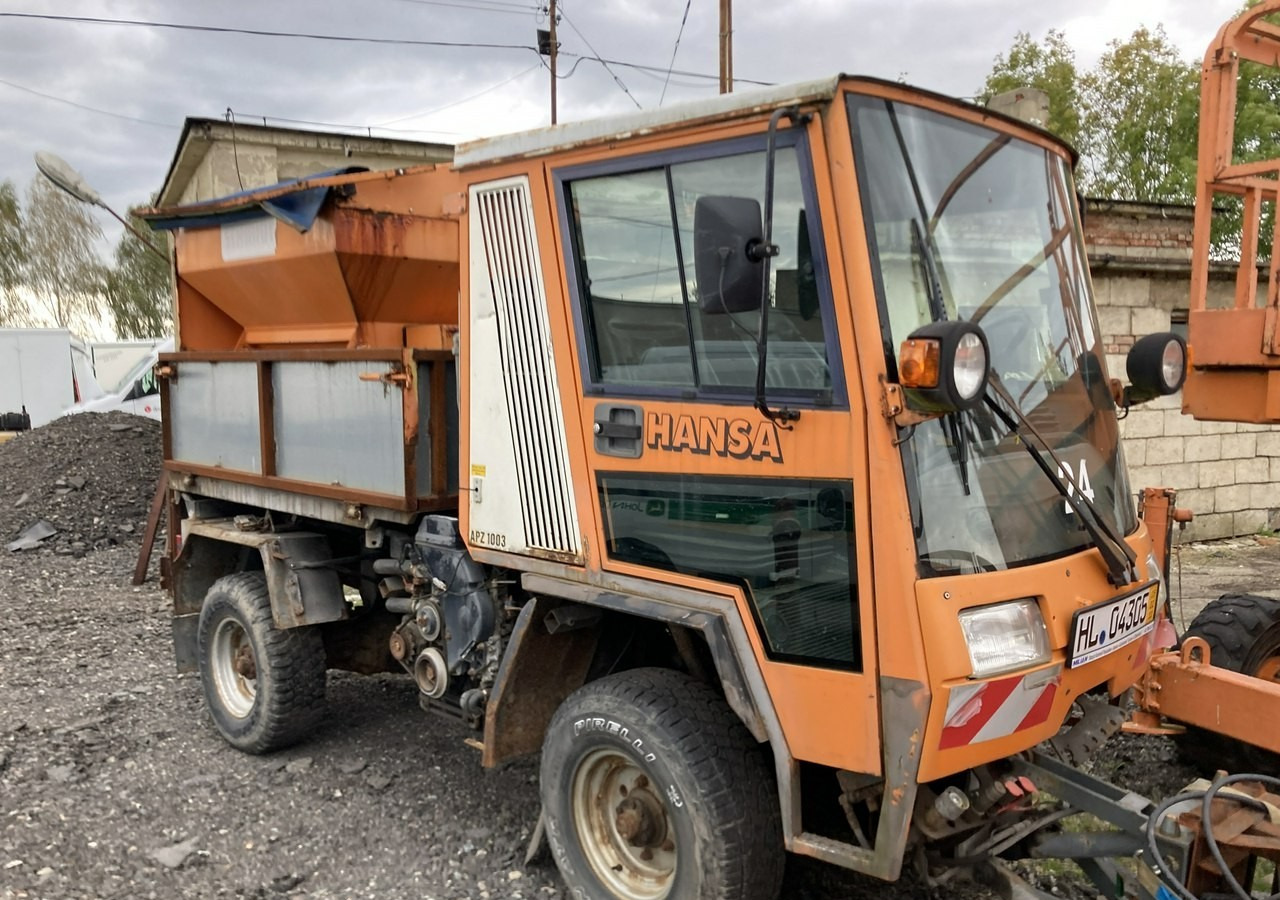 Inna Inny Hansa 4X4 pług posypywarka wywrotka - Vozidlo pro zimní údržbu: obrázek 2 Inna Inny Hansa 4X4 pług posypywarka wywrotka - Vozidlo pro zimní údržbu: obrázek 2