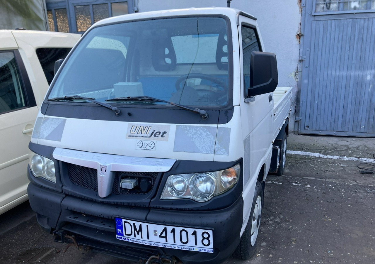 Inna Inny PFAU Piaggio Porter 4X4 Skrzynia odśnieżarka Pług 5655km 2012 - Dodávka valník: obrázek 1 Inna Inny PFAU Piaggio Porter 4X4 Skrzynia odśnieżarka Pług 5655km 2012 - Dodávka valník: obrázek 1