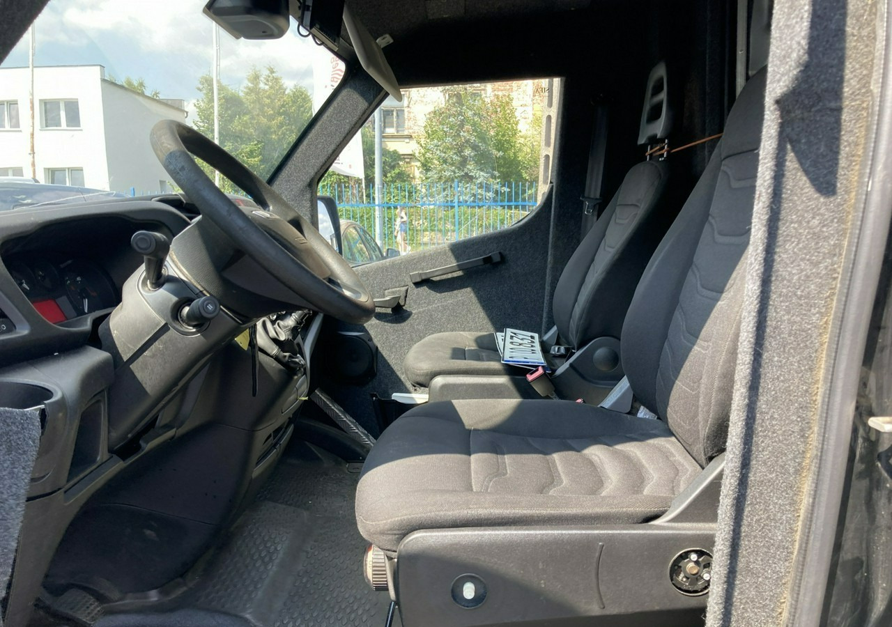 Dodávka skřín Iveco Daily Iveco 35-130 Bankowóz Kuloodporny Opancerzony Pancerny 2015: obrázek 14