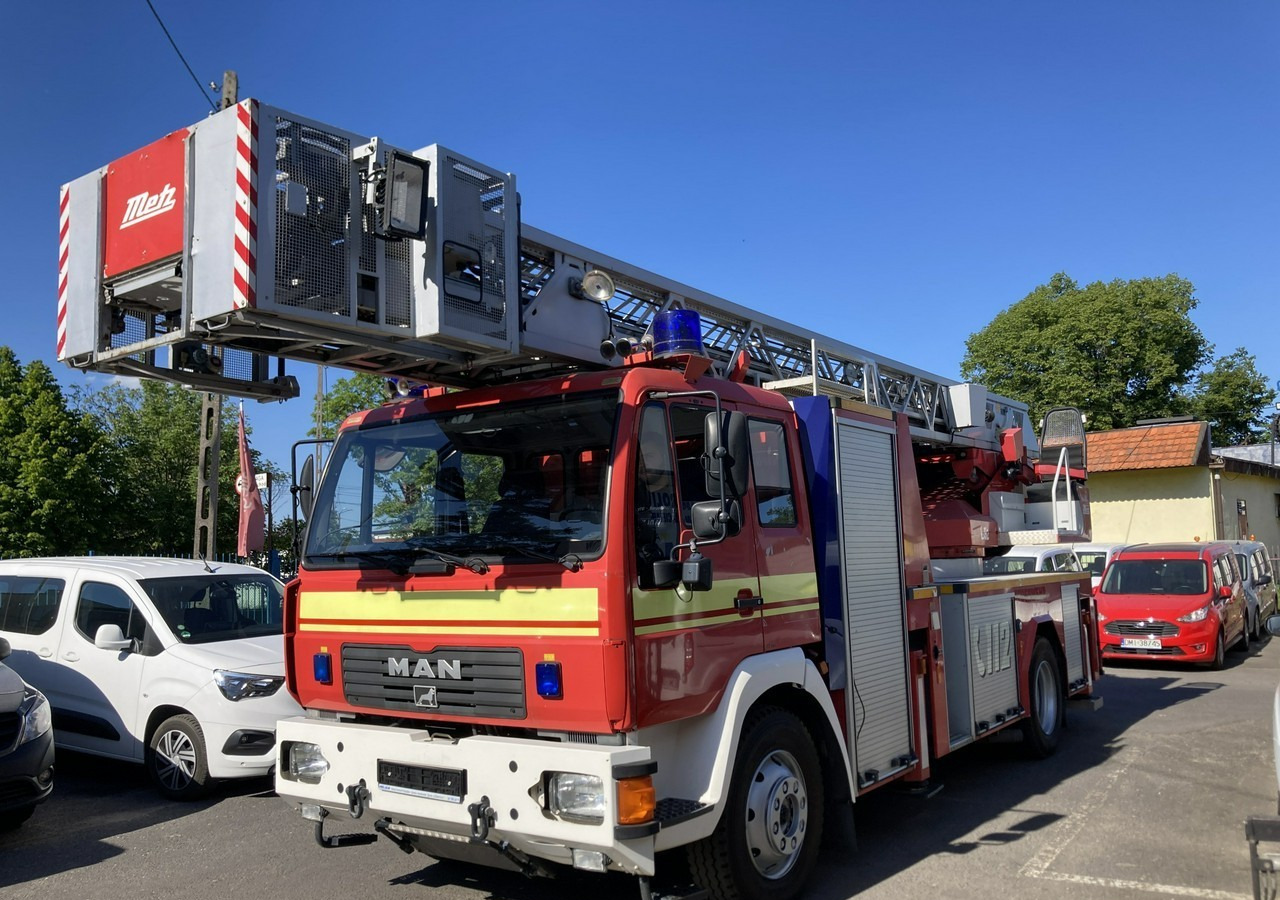 MAN L 2000 MAN 15,280 Straż pożarna drabina Strażacka zwyżka 32m Metz Model 20 - Hasičský vůz: obrázek 2 MAN L 2000 MAN 15,280 Straż pożarna drabina Strażacka zwyżka 32m Metz Model 20 - Hasičský vůz: obrázek 2