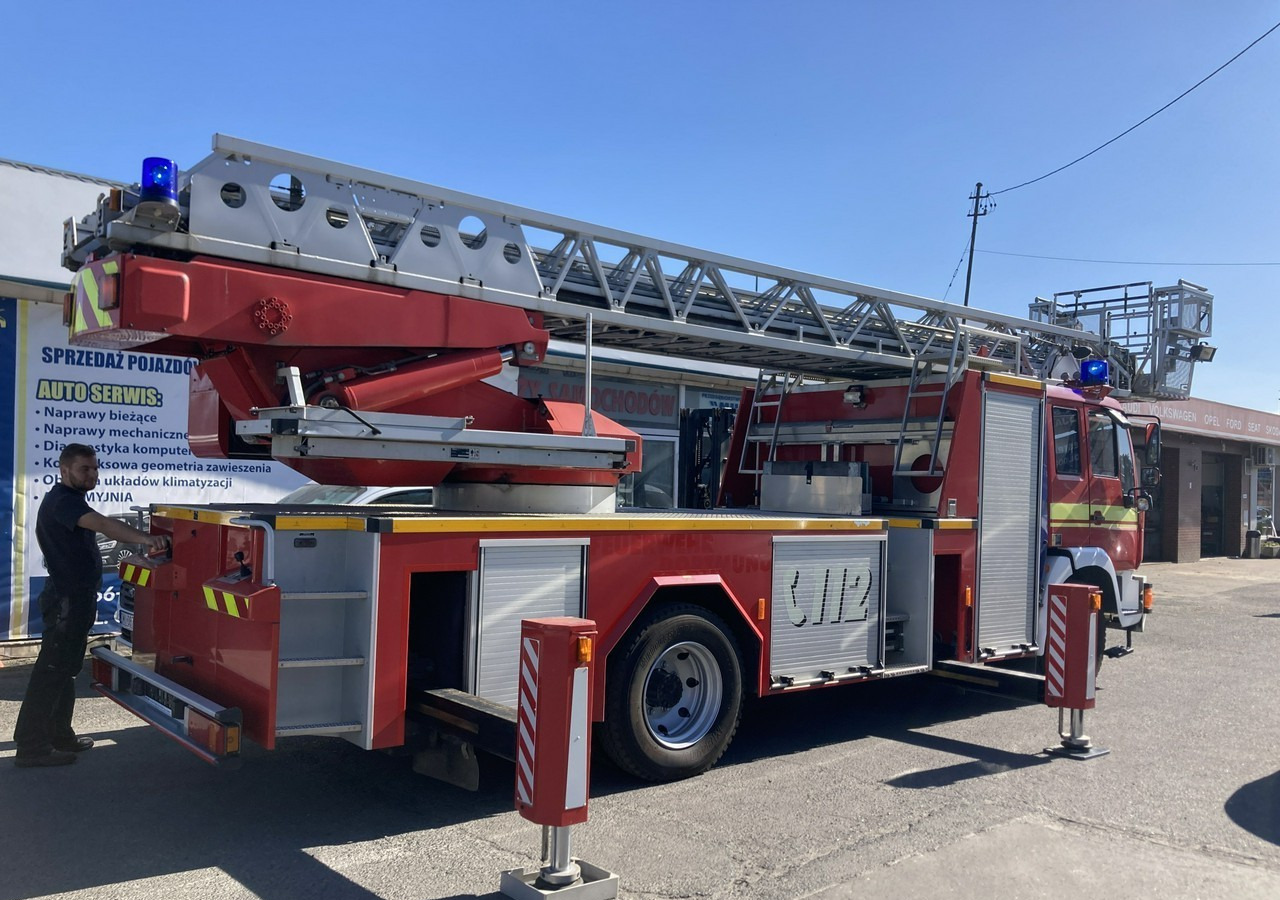 MAN L 2000 MAN 15,280 Straż pożarna drabina Strażacka zwyżka 32m Metz Model 20 - Hasičský vůz: obrázek 5 MAN L 2000 MAN 15,280 Straż pożarna drabina Strażacka zwyżka 32m Metz Model 20 - Hasičský vůz: obrázek 5