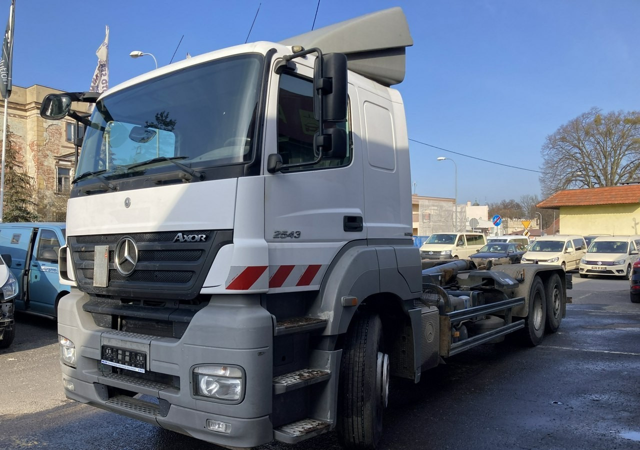 Mercedes-Benz Axor 2543 Hakowiec MEILLER-KIPPER Model 2009 Axor 2543 Hakowiec MEILLER-KIPPER Model 2009 - Hákový nosič kontejnerů: obrázek 1 Mercedes-Benz Axor 2543 Hakowiec MEILLER-KIPPER Model 2009 Axor 2543 Hakowiec MEILLER-KIPPER Model 2009 - Hákový nosič kontejnerů: obrázek 1