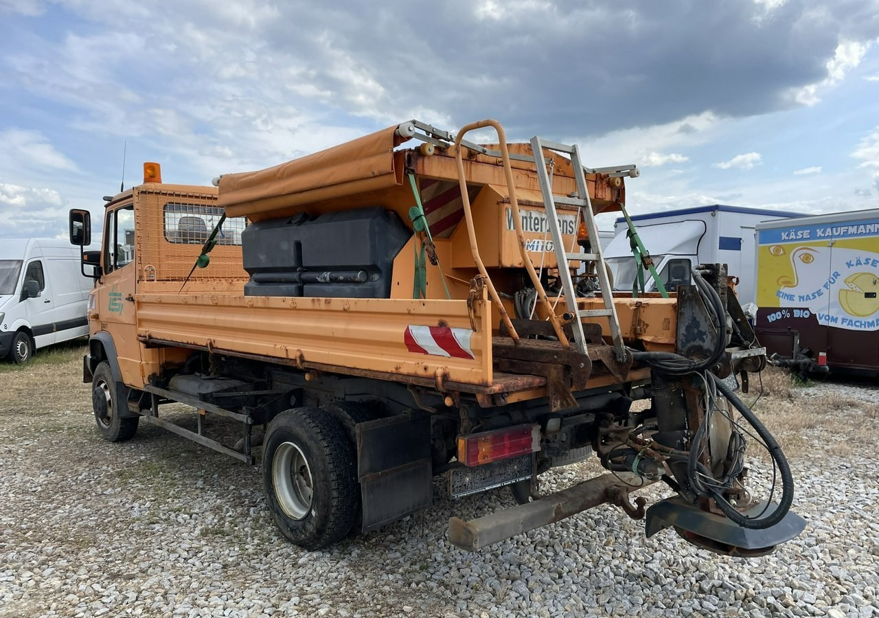 Mercedes-Benz Inny Mercedes-Benz Mercedes Vario 815 Wywrotka 4X4 2004 - Vozidlo pro zimní údržbu: obrázek 5 Mercedes-Benz Inny Mercedes-Benz Mercedes Vario 815 Wywrotka 4X4 2004 - Vozidlo pro zimní údržbu: obrázek 5