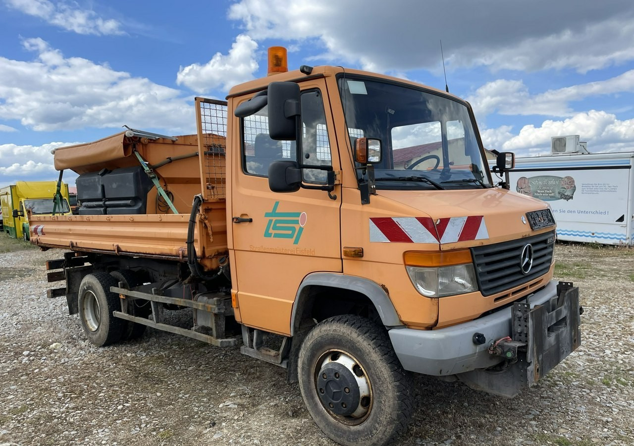 Mercedes-Benz Inny Mercedes-Benz Mercedes Vario 815 Wywrotka 4X4 2004 - Vozidlo pro zimní údržbu: obrázek 2 Mercedes-Benz Inny Mercedes-Benz Mercedes Vario 815 Wywrotka 4X4 2004 - Vozidlo pro zimní údržbu: obrázek 2