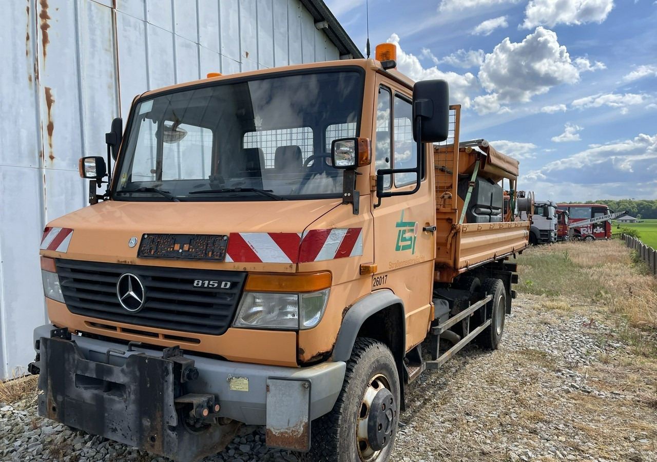 Mercedes-Benz Inny Mercedes-Benz Mercedes Vario 815 Wywrotka 4X4 2004 - Vozidlo pro zimní údržbu: obrázek 3 Mercedes-Benz Inny Mercedes-Benz Mercedes Vario 815 Wywrotka 4X4 2004 - Vozidlo pro zimní údržbu: obrázek 3