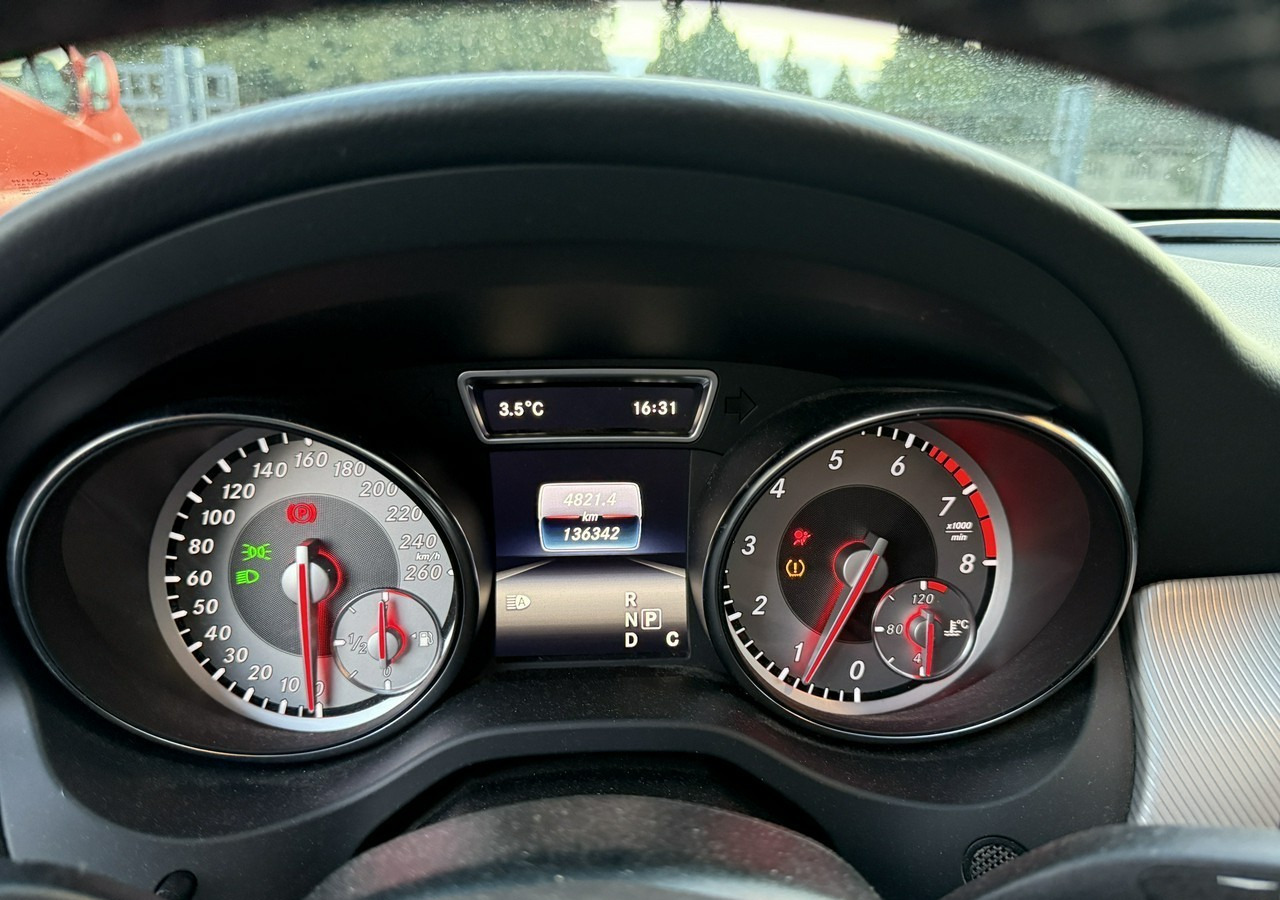 Osobní auto Mercedes-Benz Klasa CLA C117/X117 Mercedes-Benz Klasa CLA Mercedes CLA 250 4MATIC 2.0-210KM Bogate wyposażenie 2016: obrázek 11