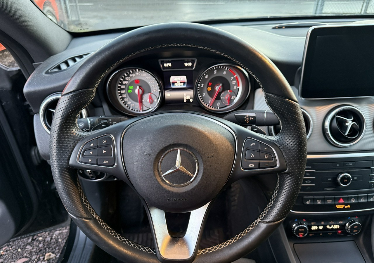 Osobní auto Mercedes-Benz Klasa CLA C117/X117 Mercedes-Benz Klasa CLA Mercedes CLA 250 4MATIC 2.0-210KM Bogate wyposażenie 2016: obrázek 8