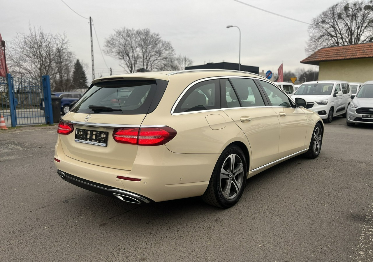 Mercedes-Benz Klasa E E220d T 9G-tronic 197KM Navi FullLed Kamera Asystent Model 2020 FV 2 - Osobní auto: obrázek 4 Mercedes-Benz Klasa E E220d T 9G-tronic 197KM Navi FullLed Kamera Asystent Model 2020 FV 2 - Osobní auto: obrázek 4
