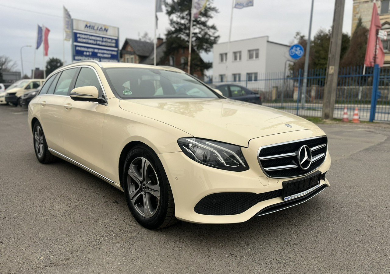 Mercedes-Benz Klasa E E220d T 9G-tronic 197KM Navi FullLed Kamera Asystent Model 2020 FV 2 - Osobní auto: obrázek 1 Mercedes-Benz Klasa E E220d T 9G-tronic 197KM Navi FullLed Kamera Asystent Model 2020 FV 2 - Osobní auto: obrázek 1