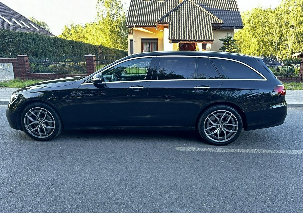 Mercedes-Benz Klasa E E300de 2.0Diesel Hybrid Plug-in zasięg 50km AMG Premium+ Faktura Vat - Osobní auto: obrázek 5 Mercedes-Benz Klasa E E300de 2.0Diesel Hybrid Plug-in zasięg 50km AMG Premium+ Faktura Vat - Osobní auto: obrázek 5