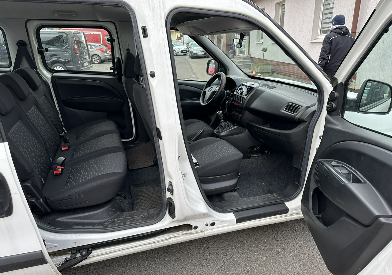 Osobní auto Opel Combo III 2.0CDTI Maxi Panorama Klima Kamera Webasto 2016: obrázek 7