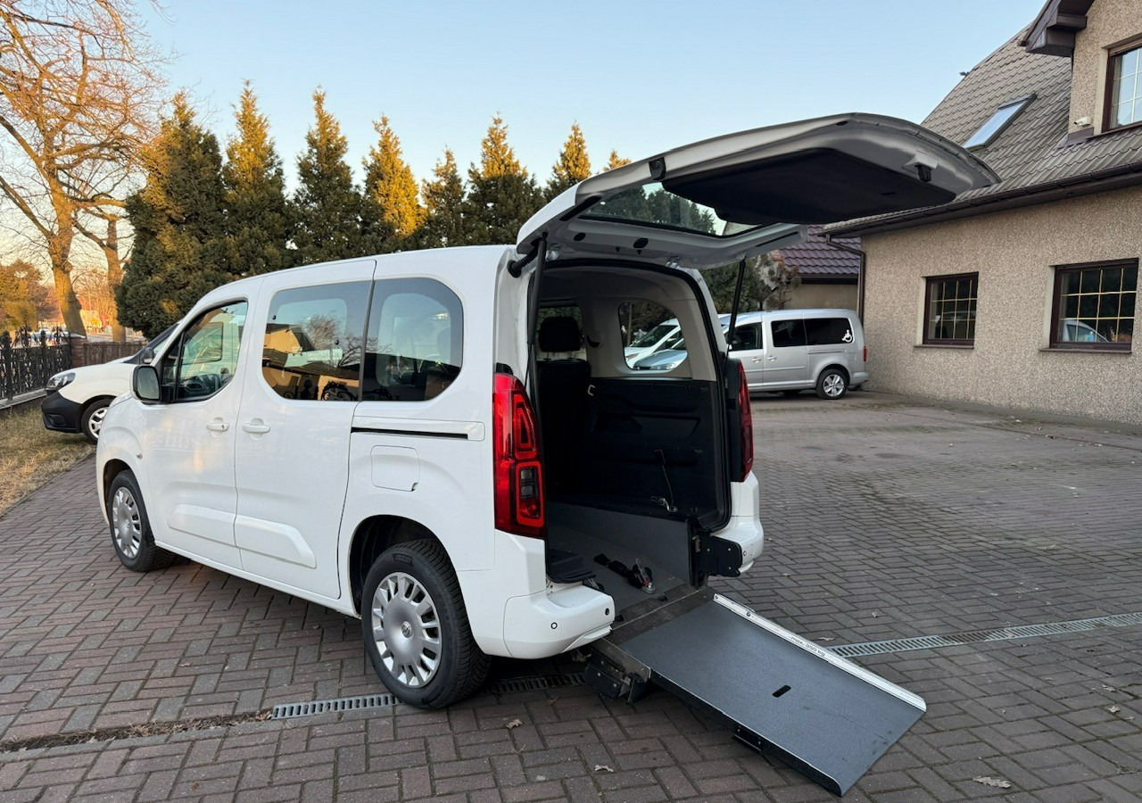 Opel Combo IV Combo Life Combo do przewozu Niepełnosprawnych inwalida rampa Model 2021 - Osobní auto: obrázek 1 Opel Combo IV Combo Life Combo do przewozu Niepełnosprawnych inwalida rampa Model 2021 - Osobní auto: obrázek 1