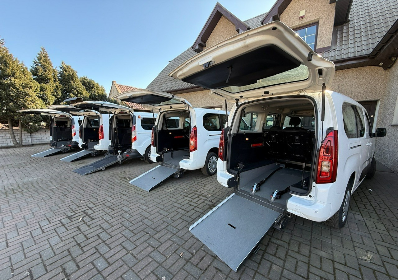 Opel Combo IV Combo Life Combo do przewozu Niepełnosprawnych inwalida rampa Model 2021 - Osobní auto: obrázek 2 Opel Combo IV Combo Life Combo do przewozu Niepełnosprawnych inwalida rampa Model 2021 - Osobní auto: obrázek 2