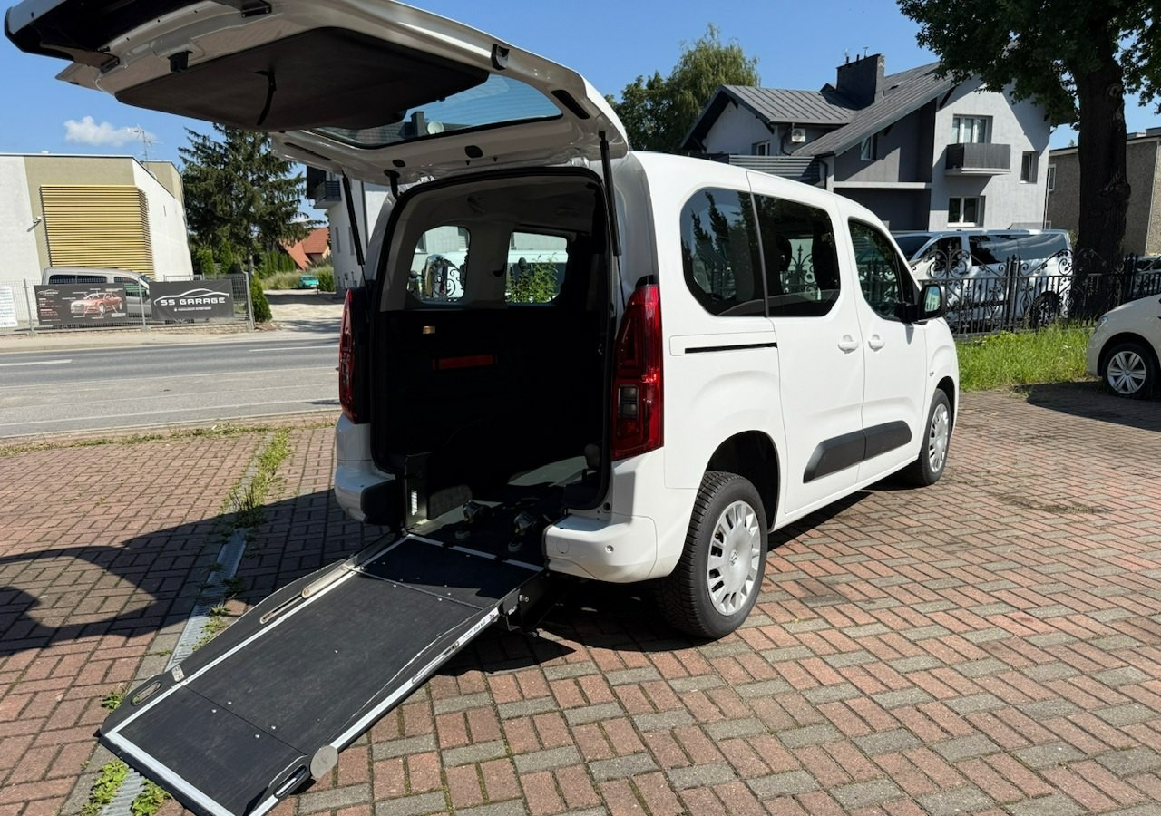 Opel Combo IV Opel Combo Life Niepełnosprawnych inwalida Rampa 32105 km Model 2022 - Osobní auto: obrázek 1 Opel Combo IV Opel Combo Life Niepełnosprawnych inwalida Rampa 32105 km Model 2022 - Osobní auto: obrázek 1
