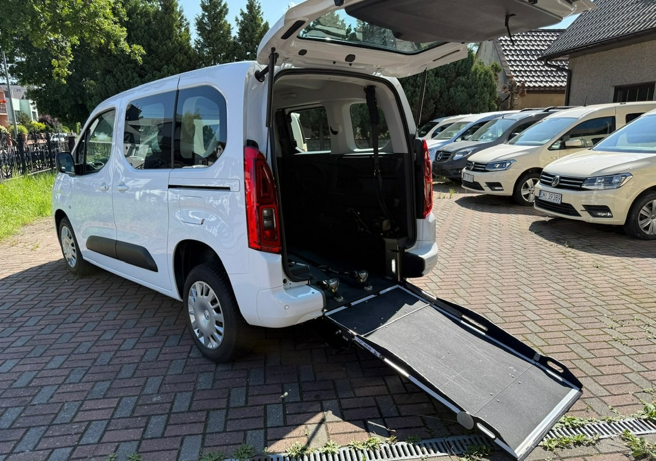 Opel Combo IV Opel Combo Life Niepełnosprawnych inwalida Rampa 32105 km Model 2022 - Osobní auto: obrázek 3 Opel Combo IV Opel Combo Life Niepełnosprawnych inwalida Rampa 32105 km Model 2022 - Osobní auto: obrázek 3