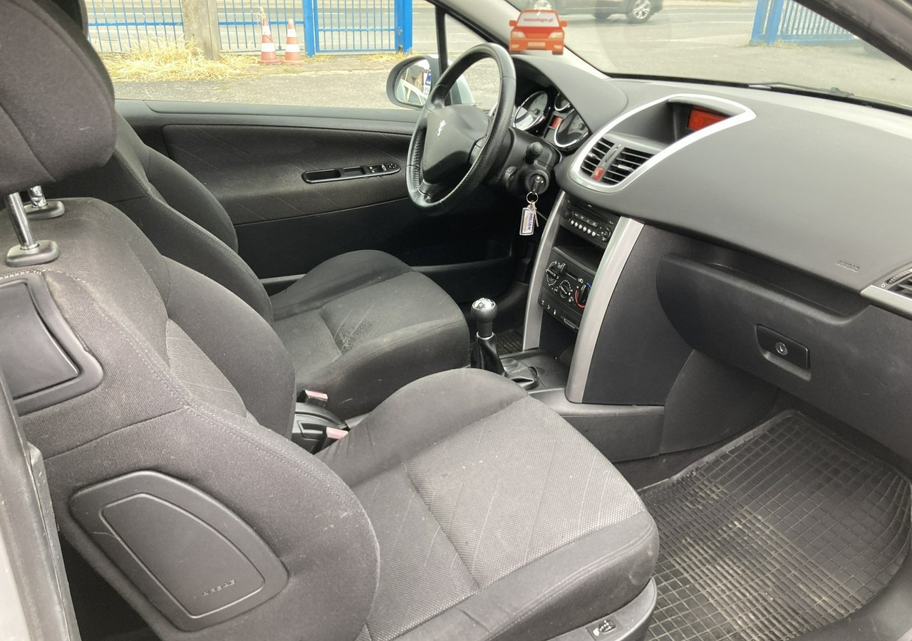 Peugeot 207 Peugeot 207 1.6HDI-16V Klima 2007 - Osobní auto: obrázek 5 Peugeot 207 Peugeot 207 1.6HDI-16V Klima 2007 - Osobní auto: obrázek 5