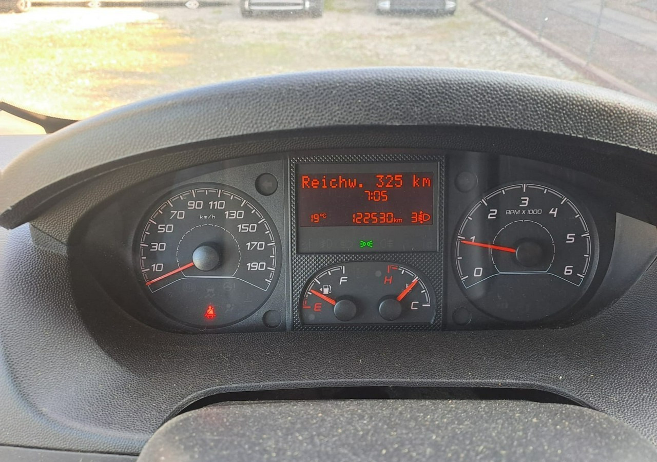 Peugeot Boxer Peugeot Boxer 2.0-130KM klima dokka Brygadówka doka 122tkm 2017 - Dodávka valník: obrázek 5 Peugeot Boxer Peugeot Boxer 2.0-130KM klima dokka Brygadówka doka 122tkm 2017 - Dodávka valník: obrázek 5