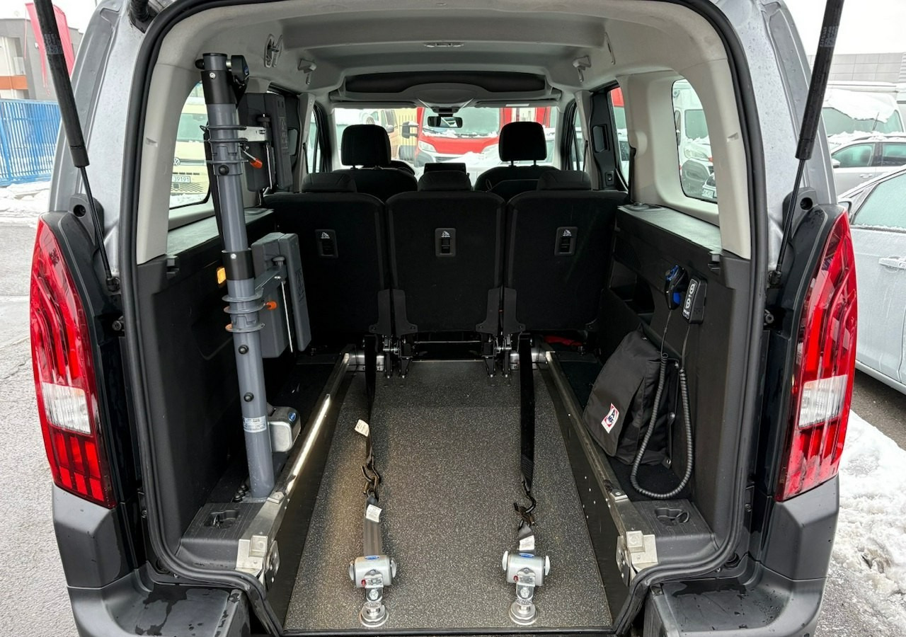 Peugeot Rifter Rifter Long 1,5HDI Automat dla Niepełnosprawnych Inwalida Rampa PFRO - Kombi: obrázek 5 Peugeot Rifter Rifter Long 1,5HDI Automat dla Niepełnosprawnych Inwalida Rampa PFRO - Kombi: obrázek 5