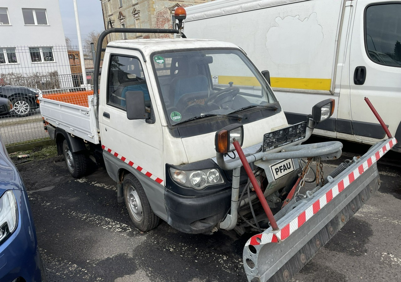 Piaggio Piaggio PFAU Wywrotka 4X4 posypywarka odśnieżarka pług 2009 - Vozidlo pro zimní údržbu: obrázek 1 Piaggio Piaggio PFAU Wywrotka 4X4 posypywarka odśnieżarka pług 2009 - Vozidlo pro zimní údržbu: obrázek 1