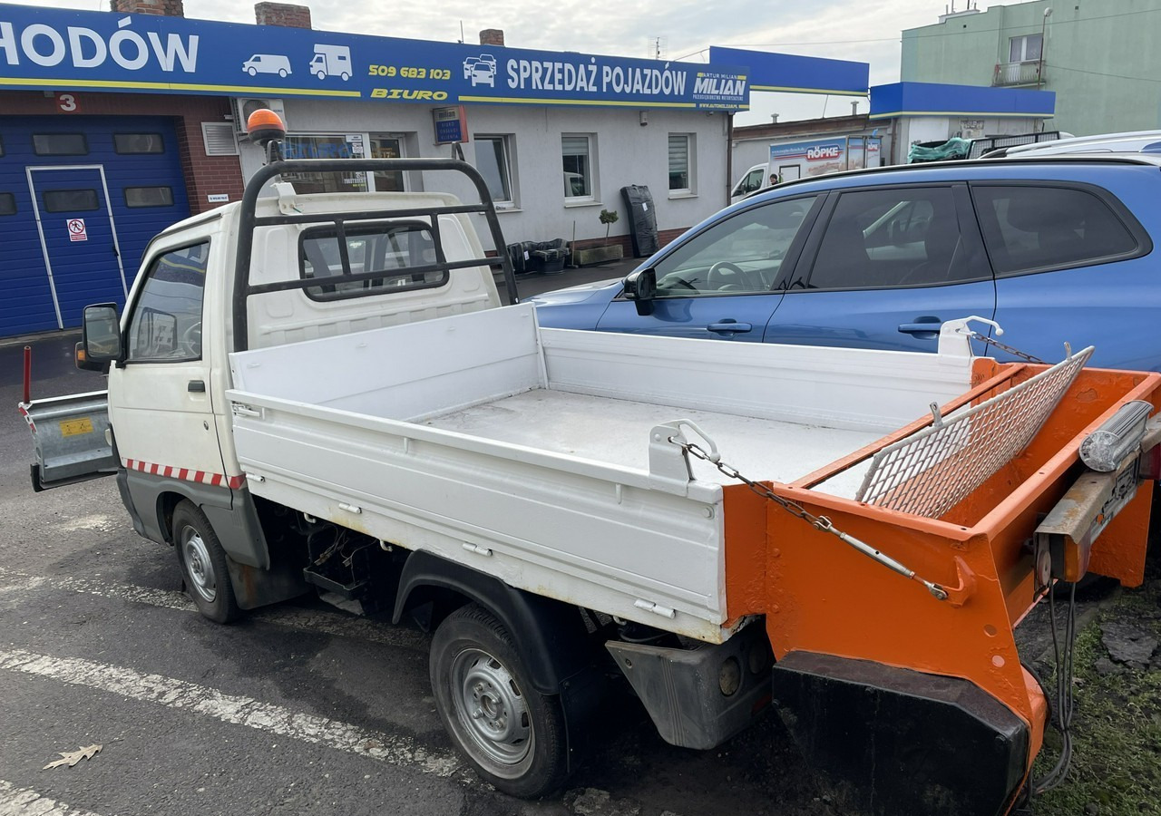 Piaggio Piaggio PFAU Wywrotka 4X4 posypywarka odśnieżarka pług 2009 - Vozidlo pro zimní údržbu: obrázek 2 Piaggio Piaggio PFAU Wywrotka 4X4 posypywarka odśnieżarka pług 2009 - Vozidlo pro zimní údržbu: obrázek 2