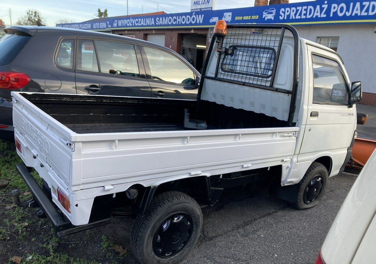 Piaggio Piaggio Porter 4X4 Skrzynia odśnieżarka Pług 2011 - Vozidlo pro zimní údržbu: obrázek 3 Piaggio Piaggio Porter 4X4 Skrzynia odśnieżarka Pług 2011 - Vozidlo pro zimní údržbu: obrázek 3