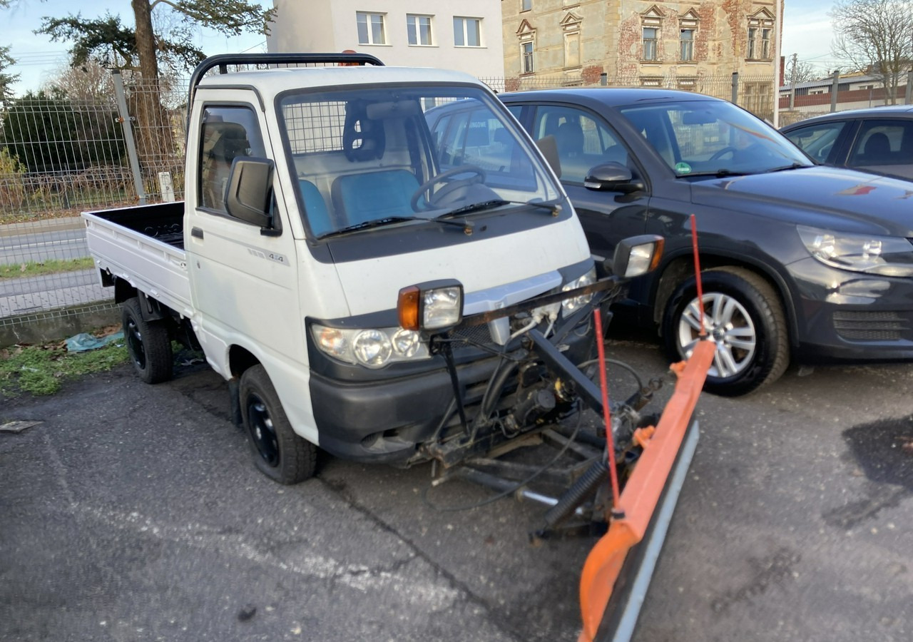 Piaggio Piaggio Porter 4X4 Skrzynia odśnieżarka Pług 2011 - Vozidlo pro zimní údržbu: obrázek 2 Piaggio Piaggio Porter 4X4 Skrzynia odśnieżarka Pług 2011 - Vozidlo pro zimní údržbu: obrázek 2