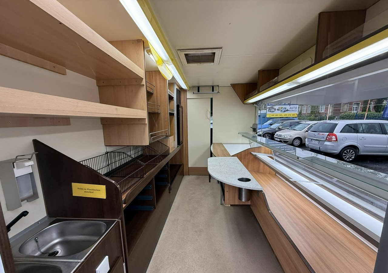 Renault Master Autosklep piec Sklep bar Gastronomiczny Food Truck Foodtruck Borco20 - Pojízdná prodejna: obrázek 3 Renault Master Autosklep piec Sklep bar Gastronomiczny Food Truck Foodtruck Borco20 - Pojízdná prodejna: obrázek 3
