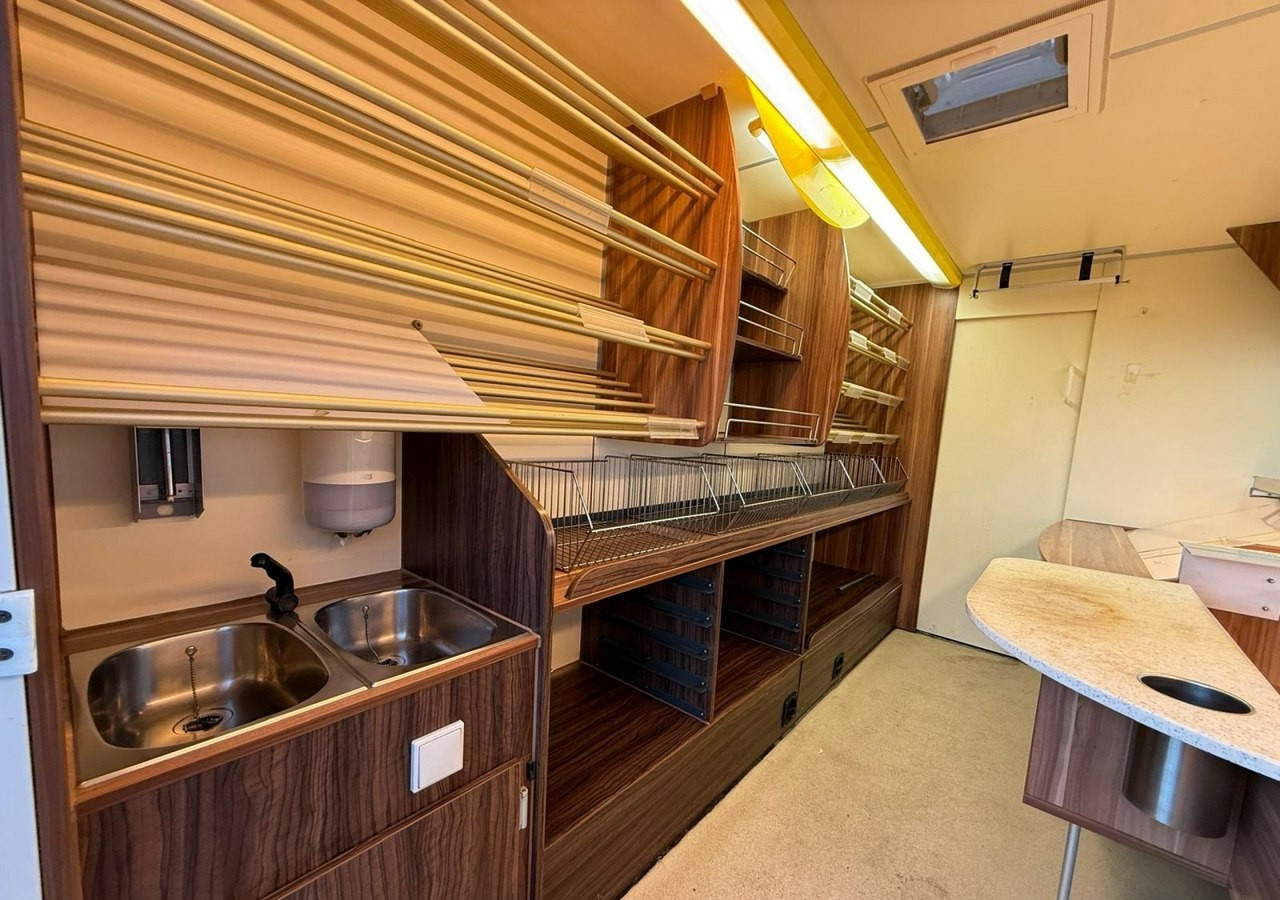 Renault Master Autosklep pieczyw Sklep Gastronomiczny Food Truck Foodtruck BORCO 20 - Pojízdná prodejna: obrázek 5 Renault Master Autosklep pieczyw Sklep Gastronomiczny Food Truck Foodtruck BORCO 20 - Pojízdná prodejna: obrázek 5