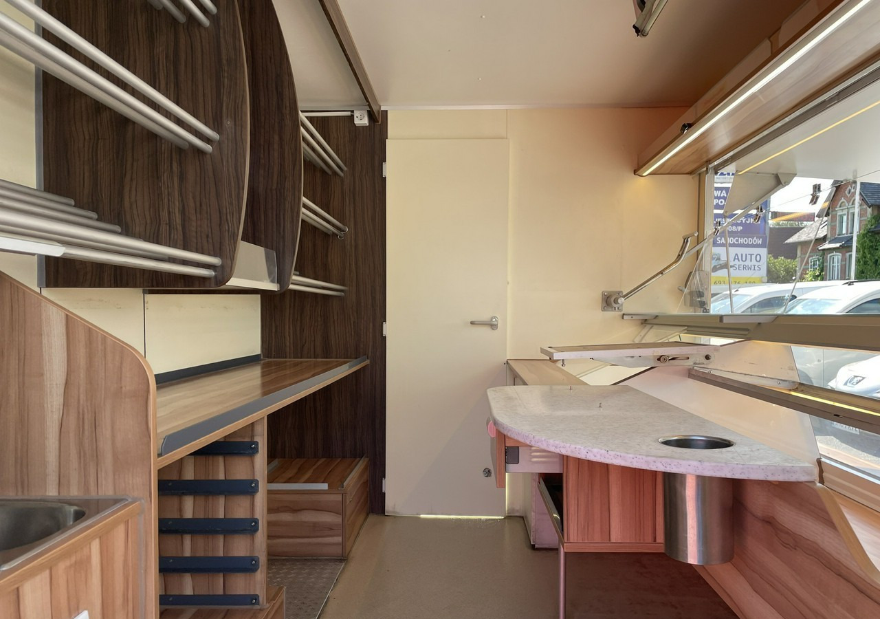 Renault Master Autosklep pieczywa Gastronomiczny Food Truck Foodtruck Sklep Borco20 - Pojízdná prodejna: obrázek 2 Renault Master Autosklep pieczywa Gastronomiczny Food Truck Foodtruck Sklep Borco20 - Pojízdná prodejna: obrázek 2