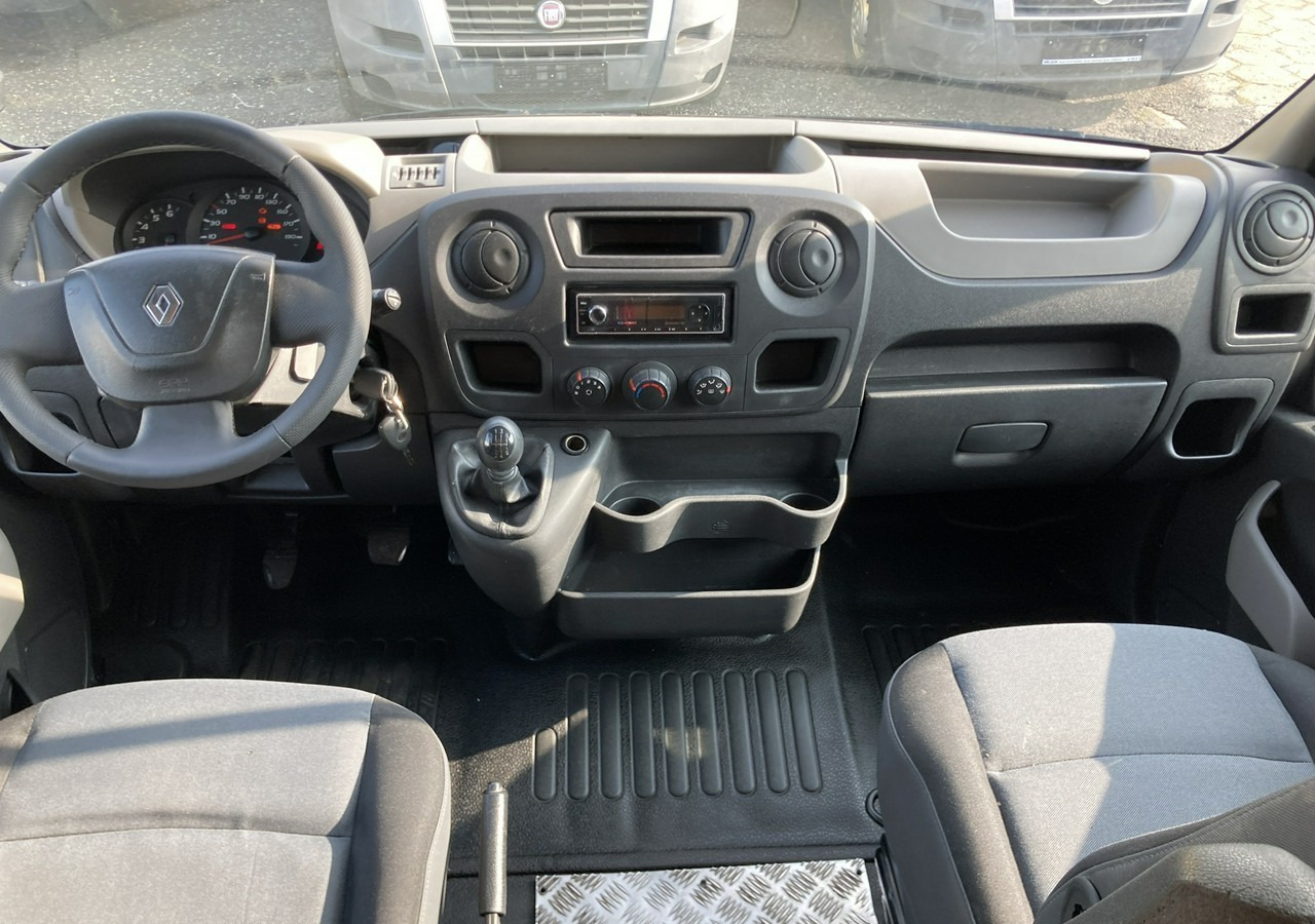 Interior photo 2:  Renault Master Autosklep pieczywa Gastronomiczny Food Truck Foodtruck sklep BORCO20 leasing Renault Master Autosklep pieczywa Gastronomiczny Food Truck Foodtruck sklep BORCO20