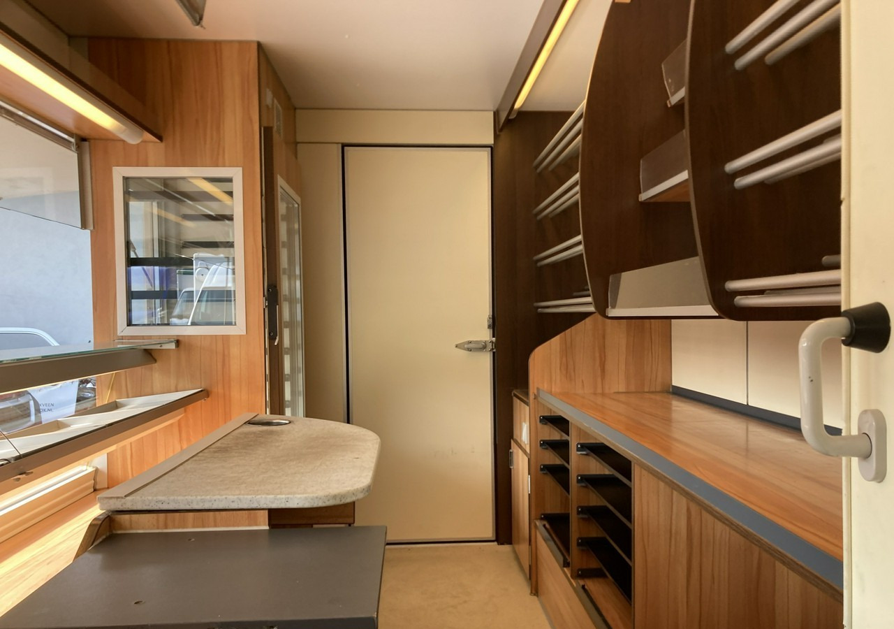 Renault Master Autosklep pieczywa Gastronomiczny Food Truck Foodtruck sklep BORCO20 - Pojízdná prodejna: obrázek 4 Renault Master Autosklep pieczywa Gastronomiczny Food Truck Foodtruck sklep BORCO20 - Pojízdná prodejna: obrázek 4