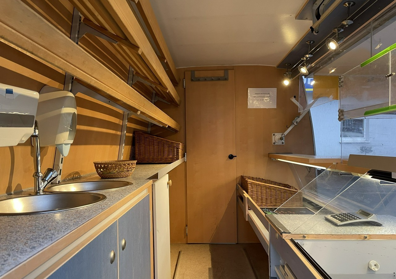 Renault Master Autosklep pieczywa Sklep Gastronomiczny Food Truck Foodtruck 2009 leasing Renault Master Autosklep pieczywa Sklep Gastronomiczny Food Truck Foodtruck 2009: obrázek 9