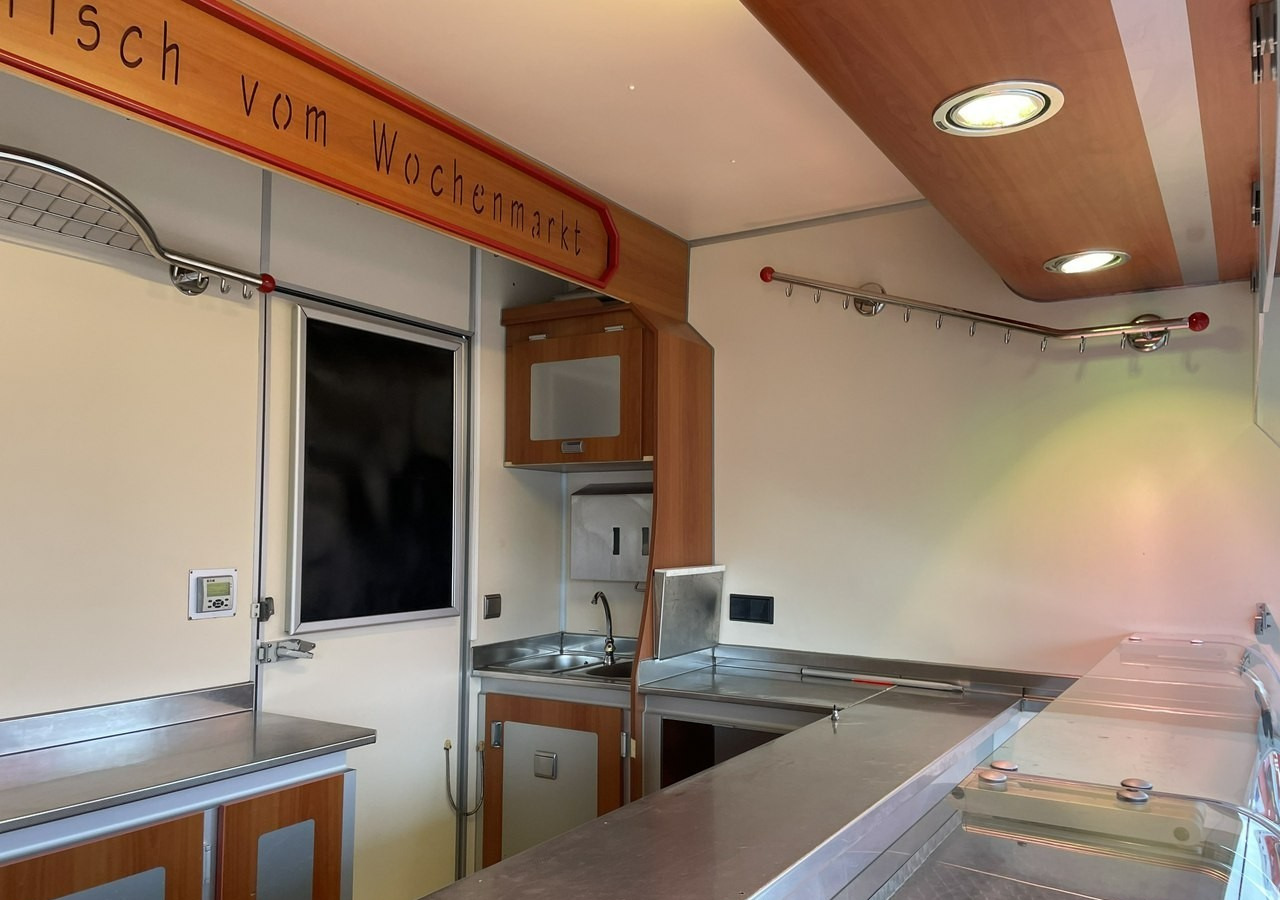 Renault Master Autosklep wędl Gastronomiczny Food Truck Foodtruck Sklep Klima Borc - Pojízdná prodejna: obrázek 3 Renault Master Autosklep wędl Gastronomiczny Food Truck Foodtruck Sklep Klima Borc - Pojízdná prodejna: obrázek 3