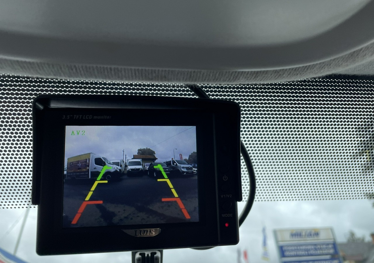 Renault Trafic Renault Trafic 1.6-120KM Klima 2018 - Furgon: obrázek 4 Renault Trafic Renault Trafic 1.6-120KM Klima 2018 - Furgon: obrázek 4