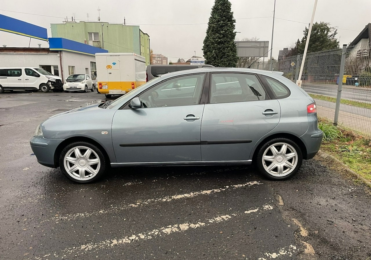 SEAT Ibiza IV 1,4 16V 75KM Sport Edition 1właściciel Klimatronik Alufelgi 2006 - Hatchback: obrázek 2 SEAT Ibiza IV 1,4 16V 75KM Sport Edition 1właściciel Klimatronik Alufelgi 2006 - Hatchback: obrázek 2