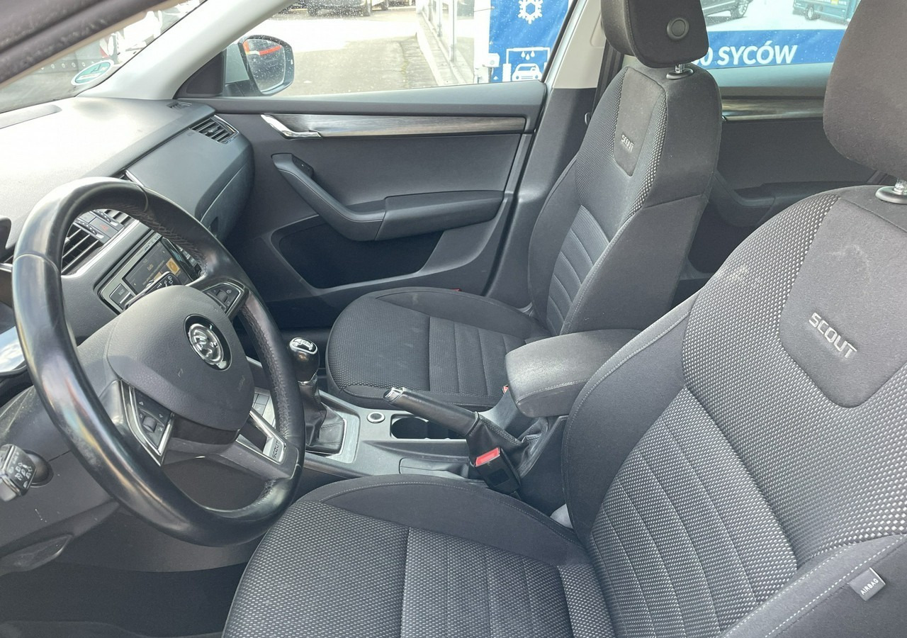Skoda Octavia III Skoda Octavia 4X4 Scout 2.0 TDI -150KM Model 2017 Bezwypadkowa FV 23 - Osobní auto: obrázek 5 Skoda Octavia III Skoda Octavia 4X4 Scout 2.0 TDI -150KM Model 2017 Bezwypadkowa FV 23 - Osobní auto: obrázek 5