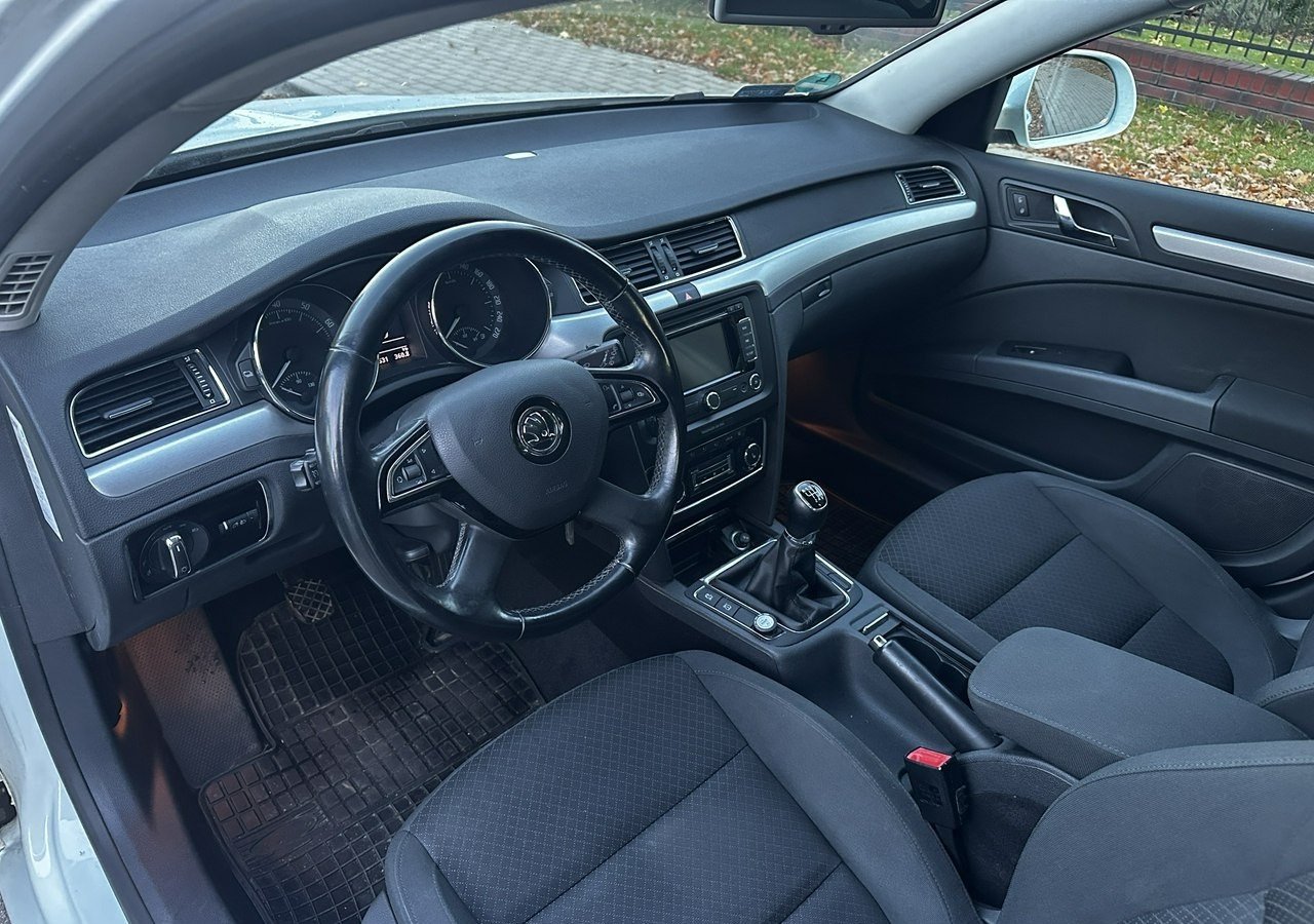 Skoda Superb II Skoda Superb 1.8TSI 160KM LPG PRINS 2035 KLIMA NAVI PDC XENON 2015 - Kombi: obrázek 3 Skoda Superb II Skoda Superb 1.8TSI 160KM LPG PRINS 2035 KLIMA NAVI PDC XENON 2015 - Kombi: obrázek 3