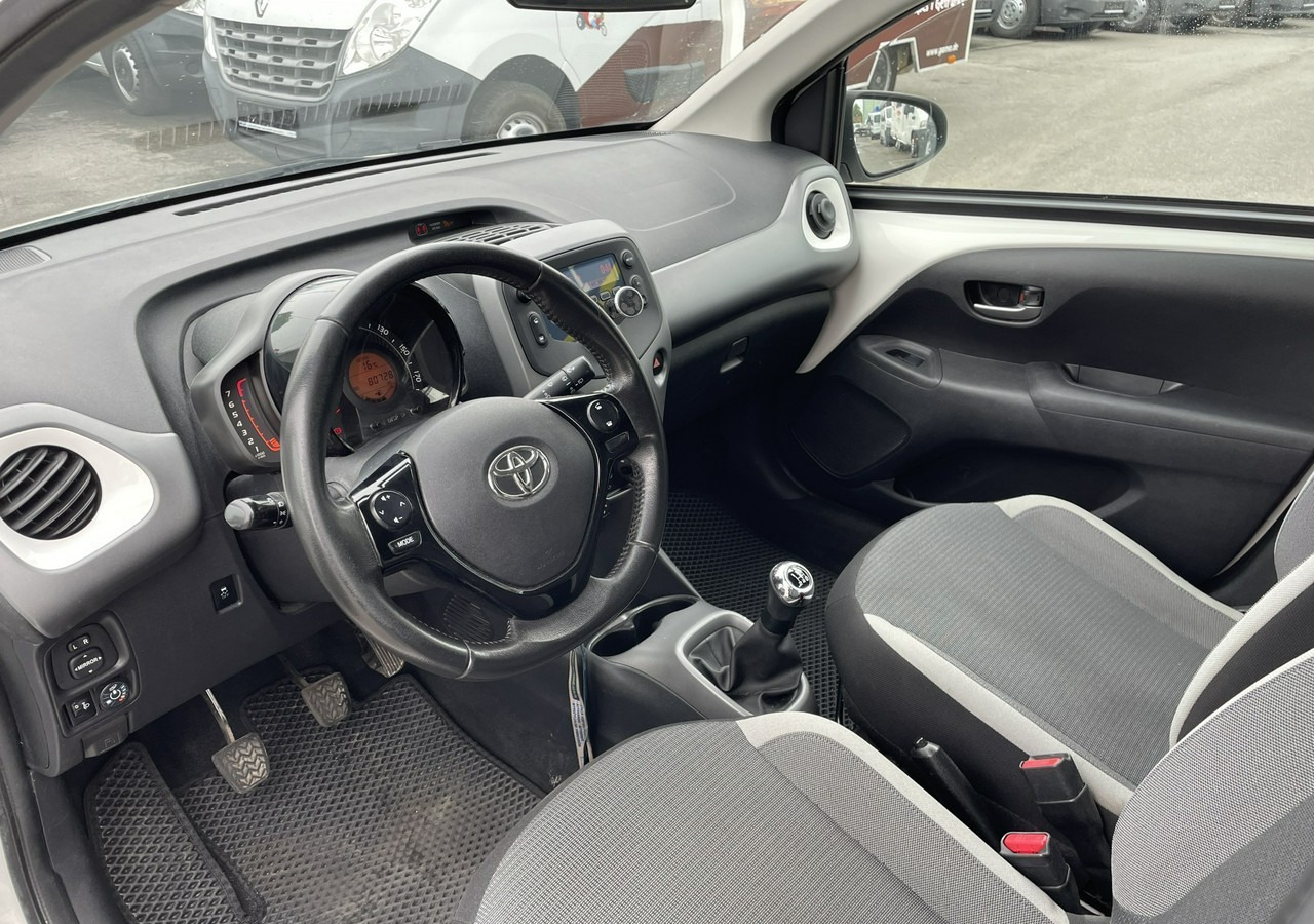 Toyota Aygo II Toyota Aygo 1.0 VVT-i JBL Edition bezyna+LPG Salon PL 2020 - Hatchback: obrázek 5 Toyota Aygo II Toyota Aygo 1.0 VVT-i JBL Edition bezyna+LPG Salon PL 2020 - Hatchback: obrázek 5