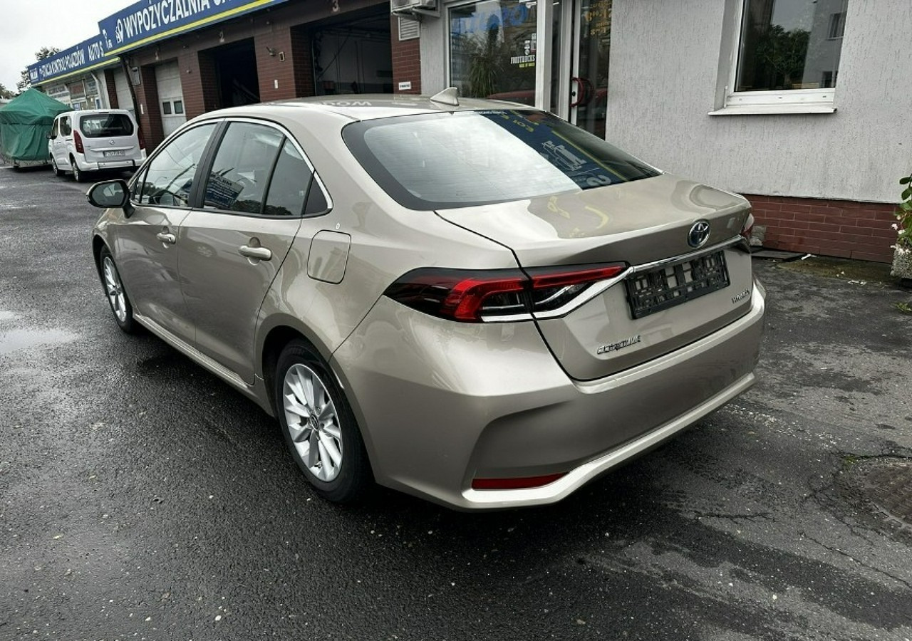 Toyota Corolla XII Corolla Sedan 1.8 Hybrid 98KM Comfort Salon PL 2022 - Sedan: obrázek 3 Toyota Corolla XII Corolla Sedan 1.8 Hybrid 98KM Comfort Salon PL 2022 - Sedan: obrázek 3