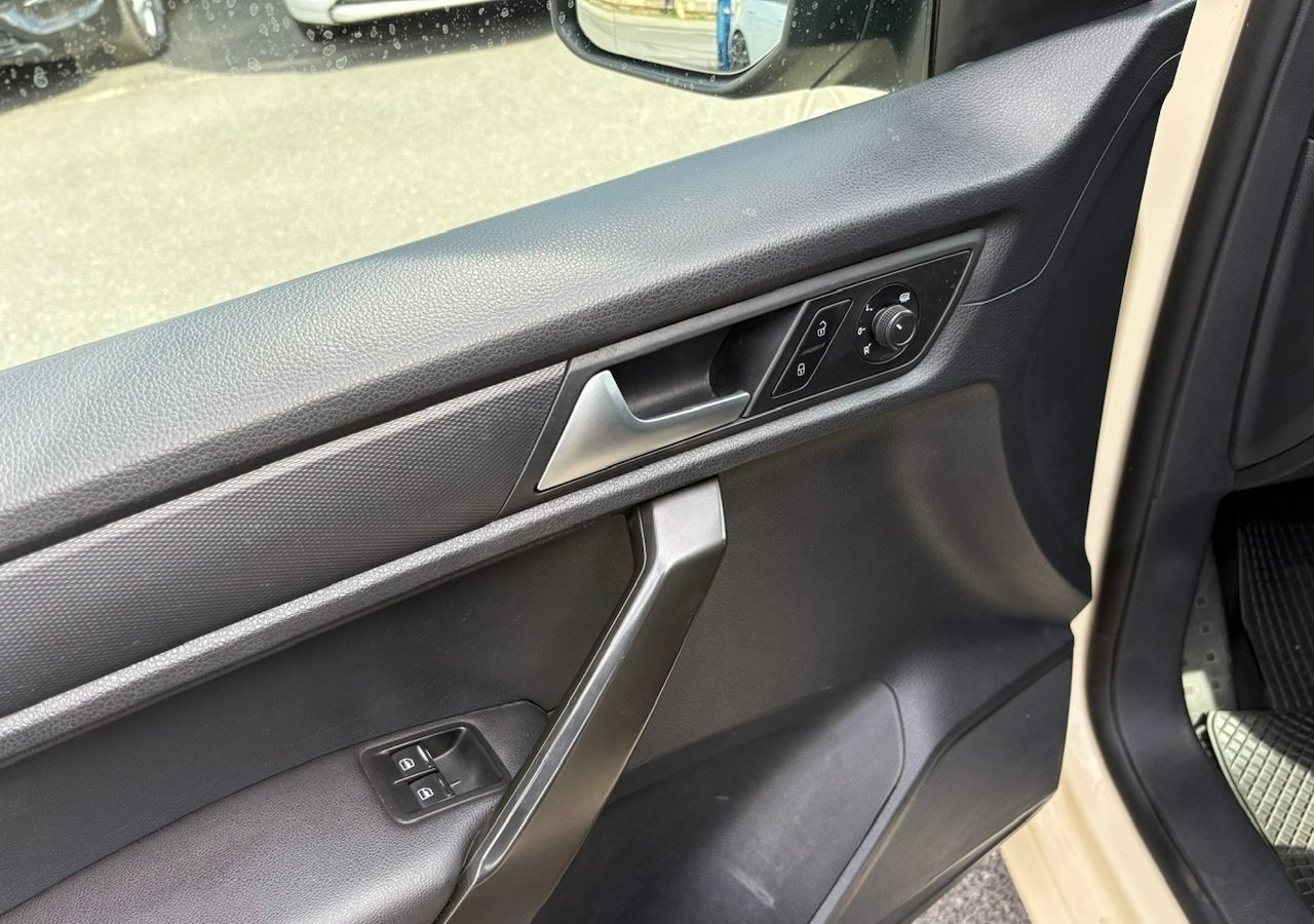 Kombi Volkswagen Caddy III Caddy 2.0-150 Niepełnosprawnych inwalida rampa Bogate wyposażeniePFR: obrázek 18