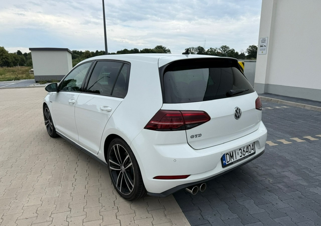 Volkswagen Golf VII GTD 2.0TDI 184KM FullLed Navi Klimatronik ACC Asystenci - Sedan: obrázek 3 Volkswagen Golf VII GTD 2.0TDI 184KM FullLed Navi Klimatronik ACC Asystenci - Sedan: obrázek 3