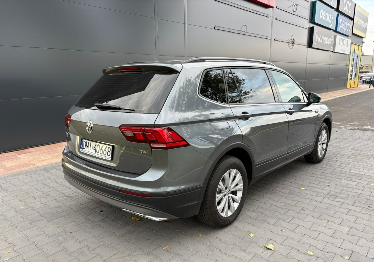 Volkswagen Tiguan II 1,4TSI 150KM 65tyśkm 7osobowy Comfort Tempomat ACC Klima Alu 2018 - SUV: obrázek 4 Volkswagen Tiguan II 1,4TSI 150KM 65tyśkm 7osobowy Comfort Tempomat ACC Klima Alu 2018 - SUV: obrázek 4
