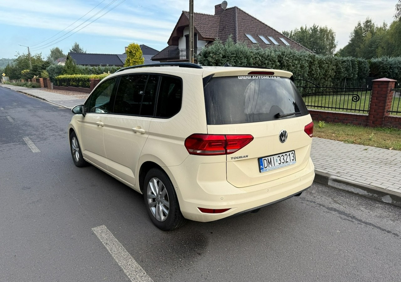 Volkswagen Touran III 2.0 TDI DSG 120 KM Automat 7osobowy Klima Skóra Full Serwis 2020 - Kombi: obrázek 4 Volkswagen Touran III 2.0 TDI DSG 120 KM Automat 7osobowy Klima Skóra Full Serwis 2020 - Kombi: obrázek 4