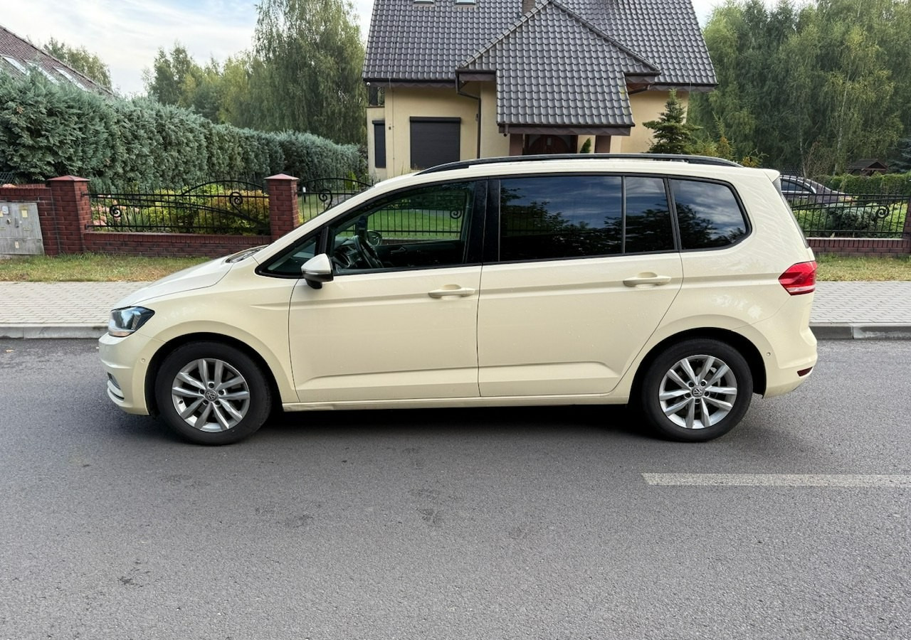 Volkswagen Touran III 2.0 TDI DSG 120 KM Automat 7osobowy Klima Skóra Full Serwis 2020 - Kombi: obrázek 5 Volkswagen Touran III 2.0 TDI DSG 120 KM Automat 7osobowy Klima Skóra Full Serwis 2020 - Kombi: obrázek 5
